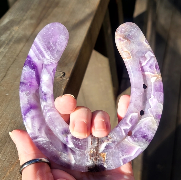 Crystal Amethyst LUCKY horseshoe symbol of protection & Prosperity - Picture 5 of 6